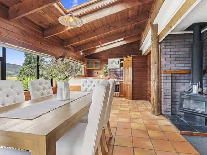 12 Kaitake Place, Oakura