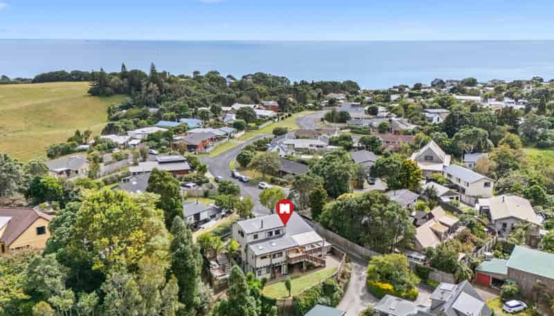 12 Kaitake Place, Oakura