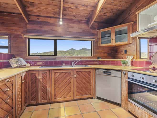 12 Kaitake Place, Oakura