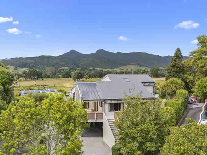 12 Kaitake Place, Oakura