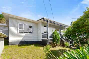 16 Bledisloe Crescent, Wainuiomata