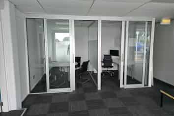 Very High Profile Showroom / Warehouse