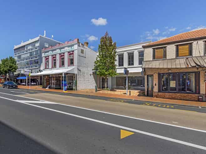 Versatile Parnell Village standalone