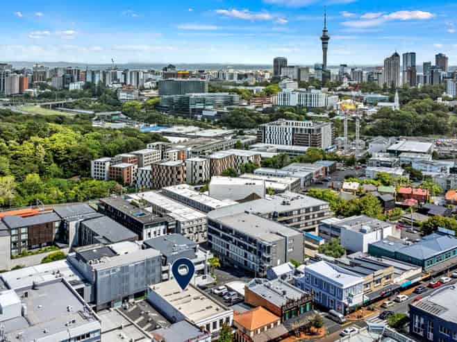 Versatile Parnell Village standalone