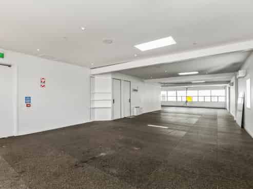 Versatile Parnell Village standalone