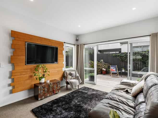 9 Manaaki Circle, Waiotaiki Bay