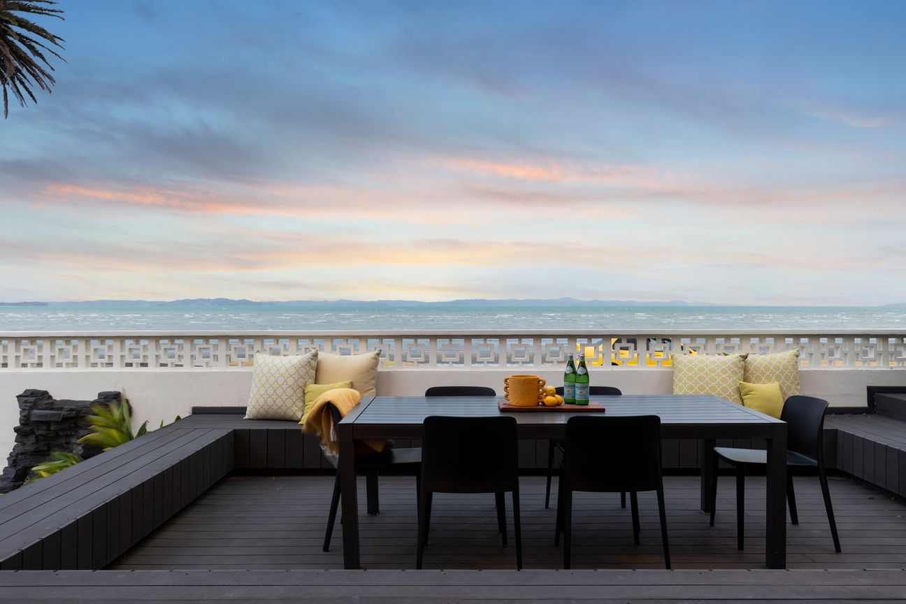 Absolute Waterfront Living - Serious Seller! - Bild 2