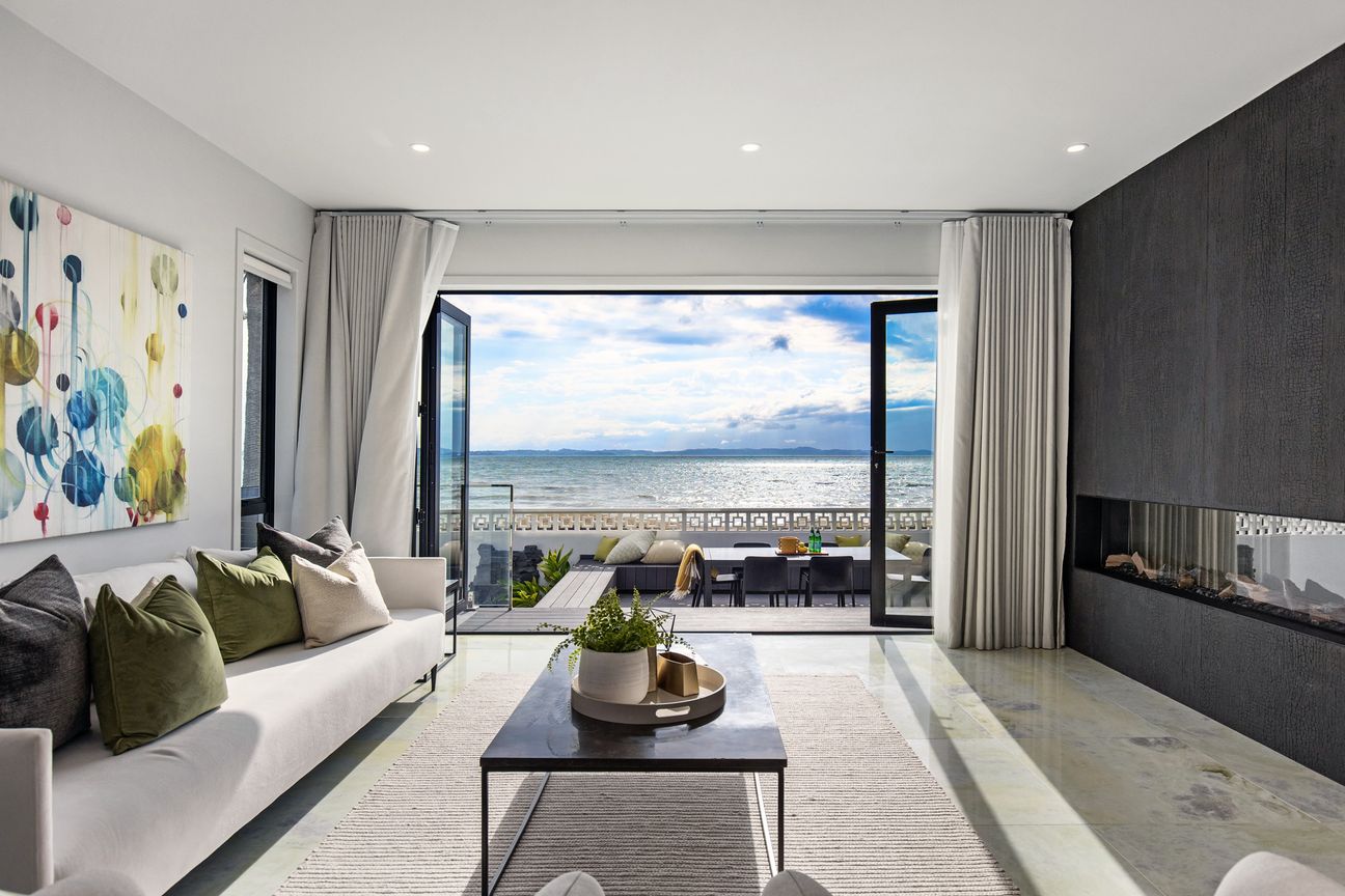 Absolute Waterfront Living - Serious Seller! - Bild 3