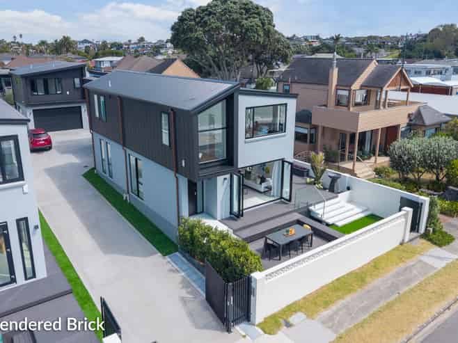 18A The Esplanade, Eastern Beach