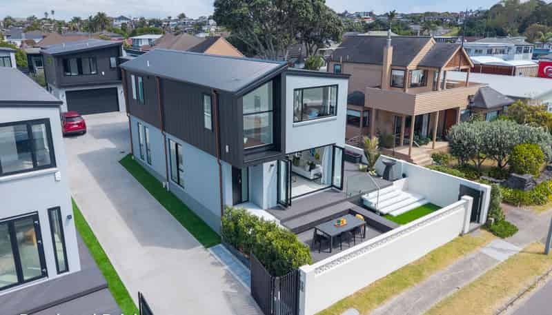 18A The Esplanade, Eastern Beach