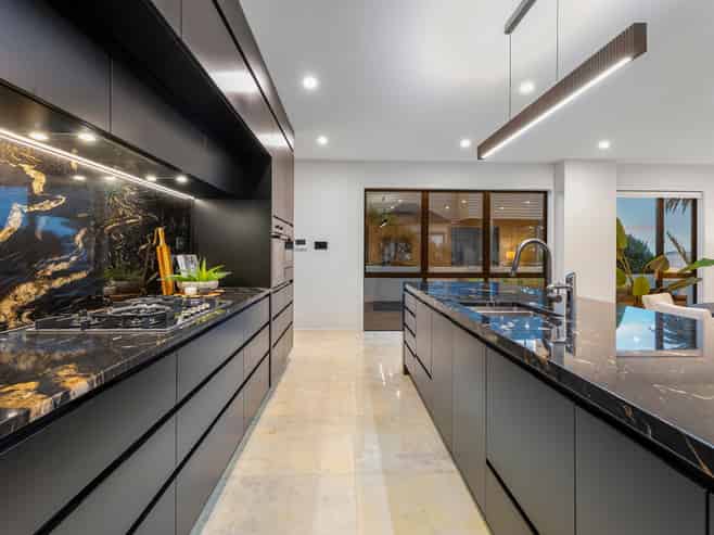 18A The Esplanade, Eastern Beach