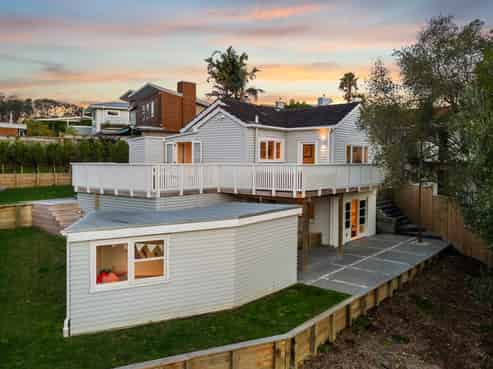 16 School Road, Kingsland