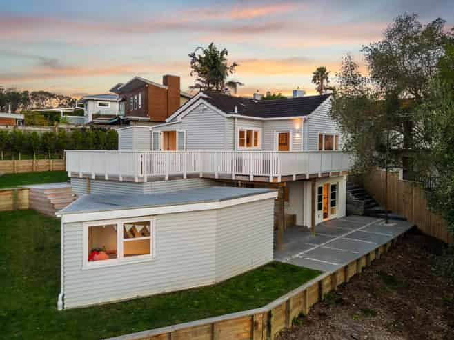 16 School Road, Kingsland