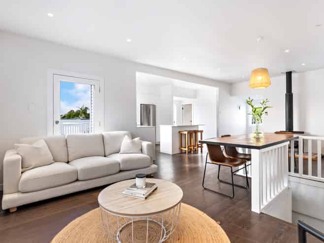 16 School Road, Kingsland