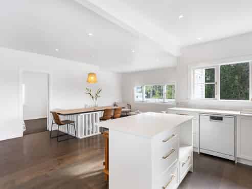 16 School Road, Kingsland