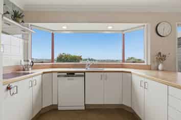 77 Poike Road, Hairini