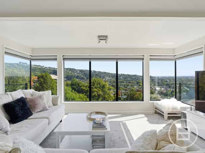 15 Lookaway Place, HUNTSBURY