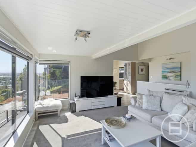 15 Lookaway Place, HUNTSBURY