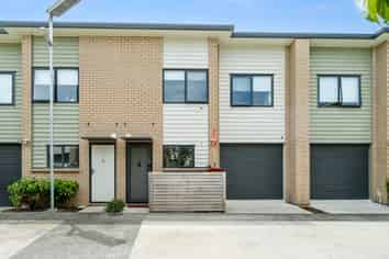 16 Pangu Way, Mangere