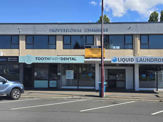 Diversified income with leasing upside