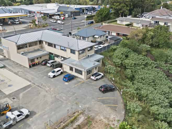 Diversified income with leasing upside