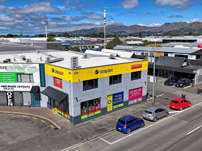 City / Stadium Edge – Office / Retail