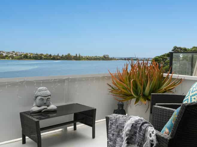 2/146 Spring Street, Tauranga