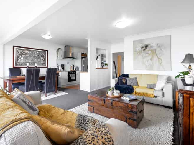 2/146 Spring Street, Tauranga