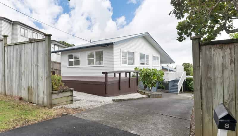 8 Hauraki Cres, Pinehill