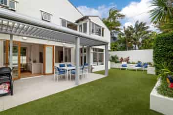 2/14 Sanders Avenue, Takapuna