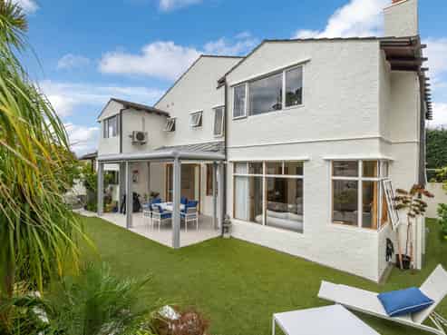 2/14 Sanders Avenue, Takapuna