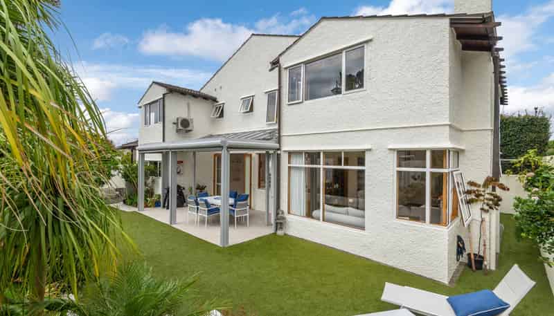 2/14 Sanders Avenue, Takapuna