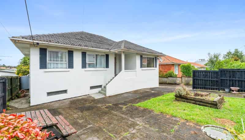 21 Williamson Avenue, Belmont