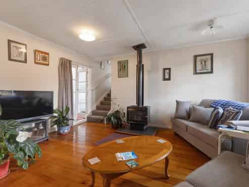 27 Roys Road, Weymouth