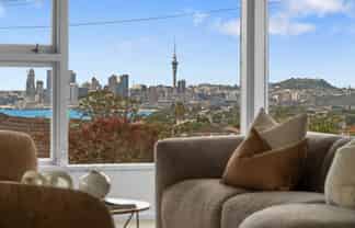 95 Ocean View Road, Hillcrest