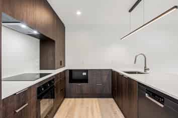 9/200 Main North Road, Redwood