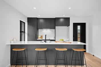 152A Hills Road, Edgeware