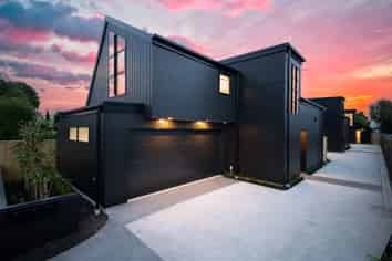 152A Hills Road, Edgeware