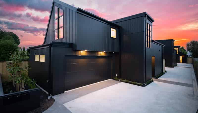 152A Hills Road, Edgeware