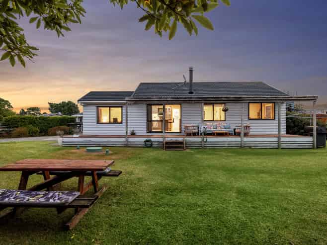 10 Great North Road, Riverhead