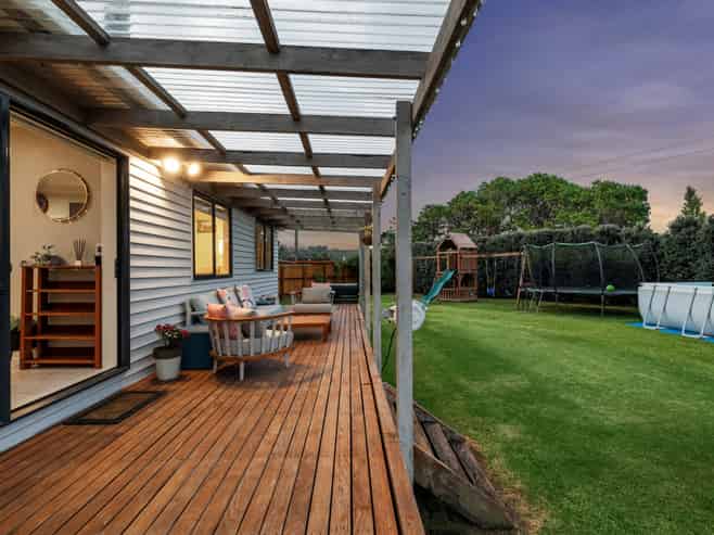10 Great North Road, Riverhead