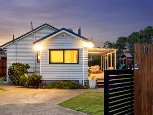 10 Great North Road, Riverhead