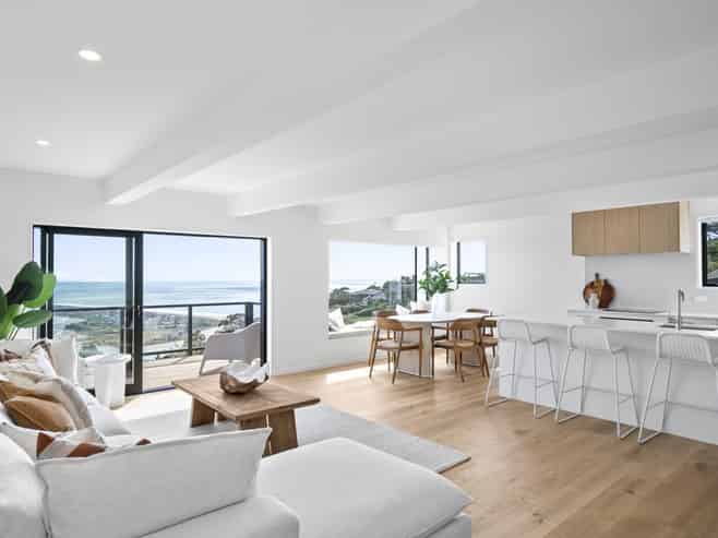 1/24 Revelation Drive, Clifton