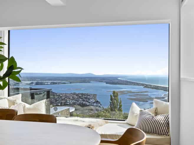 1/24 Revelation Drive, Clifton