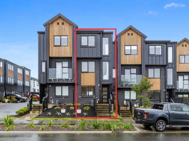 5 Longshore Drive, Long Bay