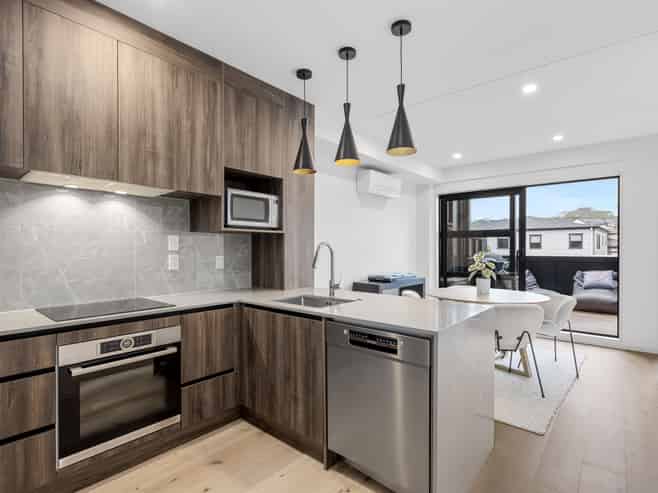 5 Longshore Drive, Long Bay