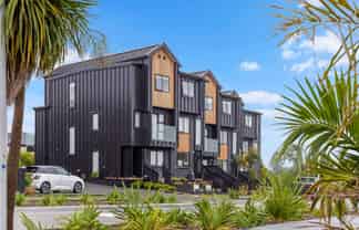 5 Longshore Drive, Long Bay