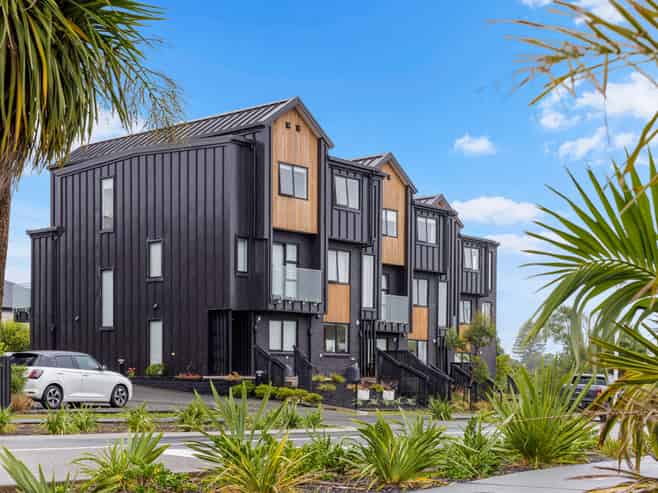 5 Longshore Drive, Long Bay