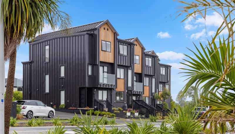 5 Longshore Drive, Long Bay