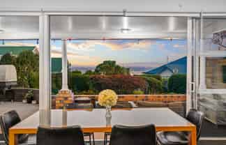 890 Whangaparaoa Road, Manly